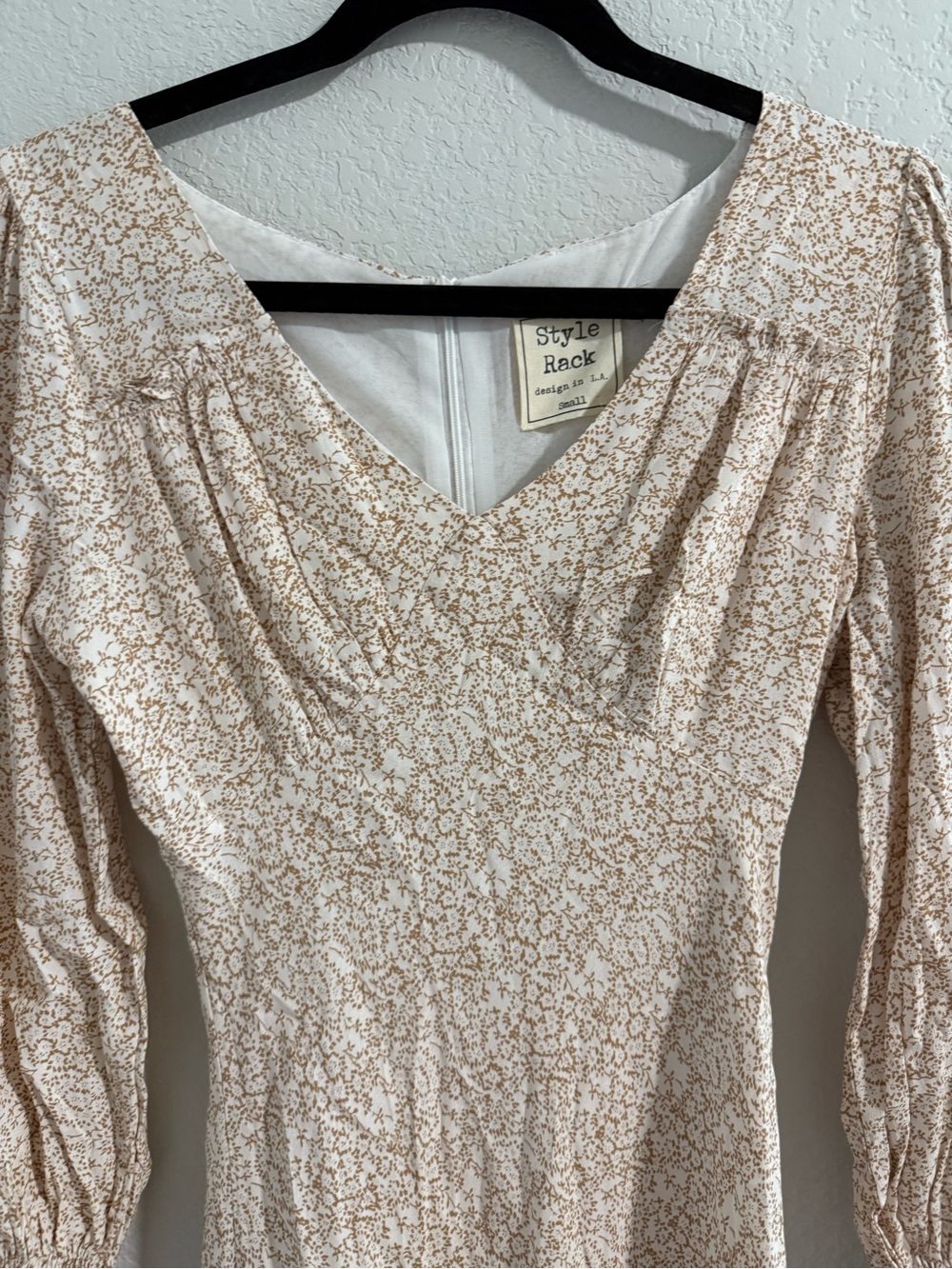 Style Rack Cream Floral V-Neck Long Sleeve Dress - Picture 2 of 9